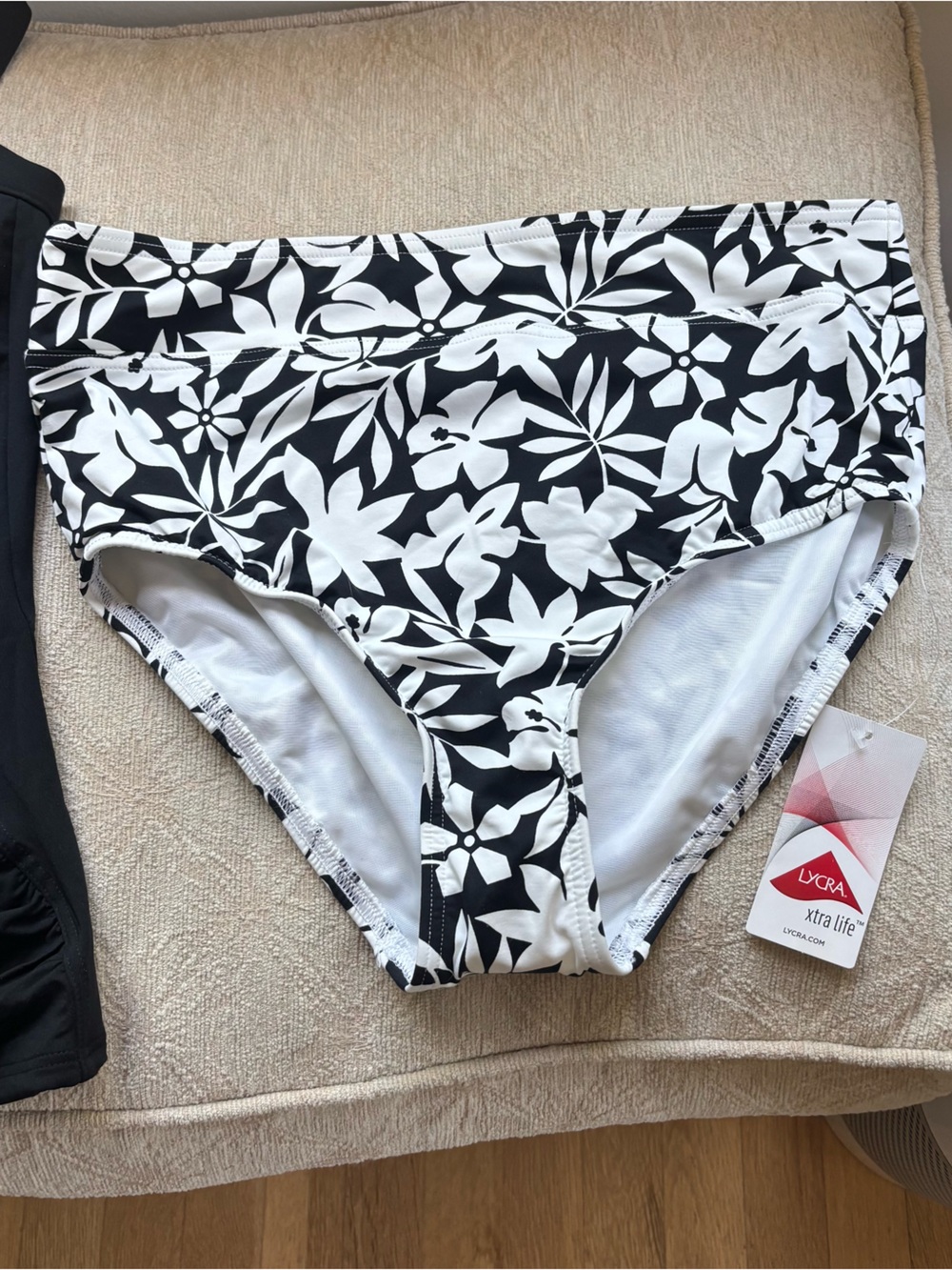 Lands' End  Black & White Floral bikini bottoms